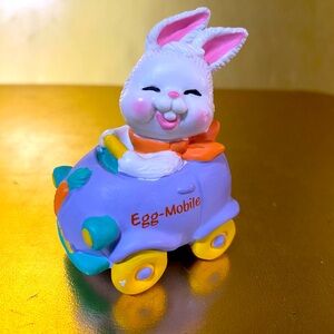 AVON BUNNY VTG 1990 EGG MOBILE AVON EASTER EGGSPRESSION  COLLECTIBLE FIGURE